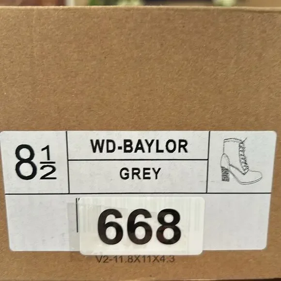 Journey Collection Baylor Lace Up Combat Heeled Bootie Gray NEW 8.5 WIDE - Picture 10 of 10